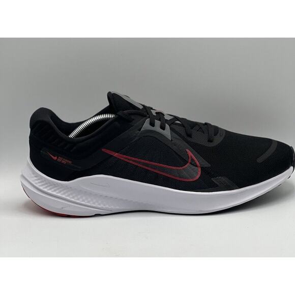 Nike Quest 5 Men's 11.5 Shoes Black University Red Smoke Grey DD0204 004 NIB - Picture 10 of 13